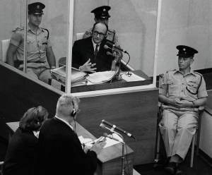 Adolf-Eichmann-in-box