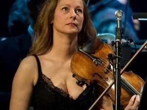 ob_a7d52a_1085484-anne-gravoin-femme-de-manuel-v