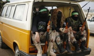 4541826_3_f8c5_des-membres-des-brigades-al-qassam-branche_da90d1159e3e67bacf2e1a7b93ef3424