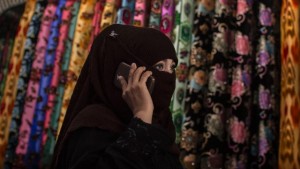 141212084337-china-xinjiang-veil-story-top
