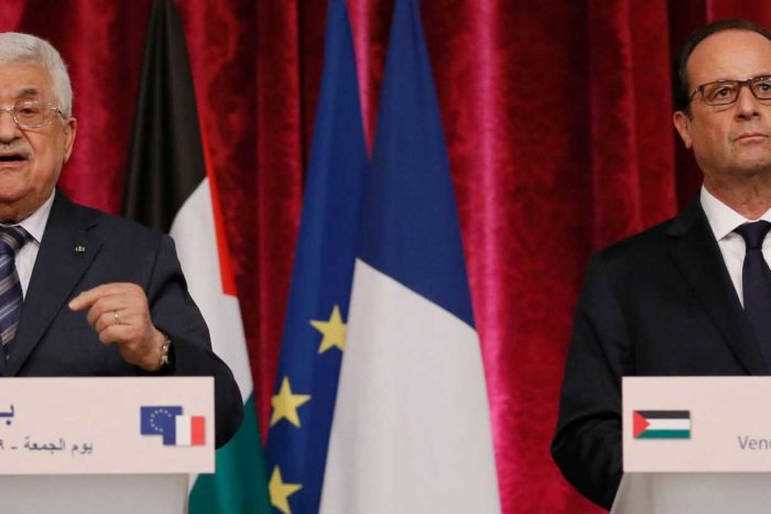 france-s-president-hollande-and-palestinian-president-mahmoud-abbas-attend-a-joint-news-conference-at-the-elysee-palace-in-paris_5077374_1224_816