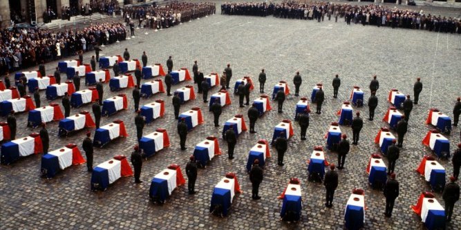 ceremonie-dans-la-cour-d-honneur-des-invalides-en-l-honneur_710532_667x333