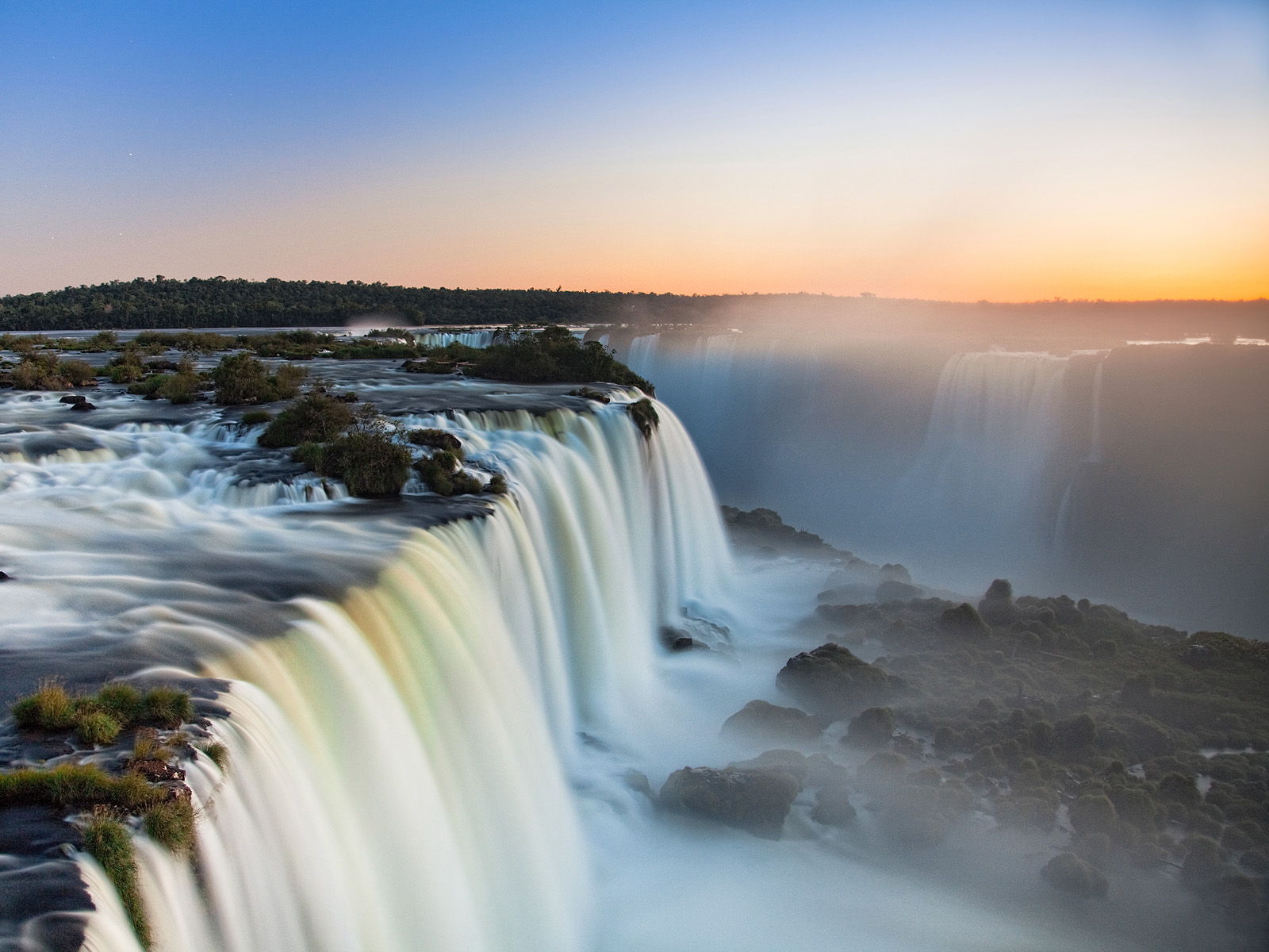 Iguazu (Iguacu) Falls, Cataratta Foz do Iguacu