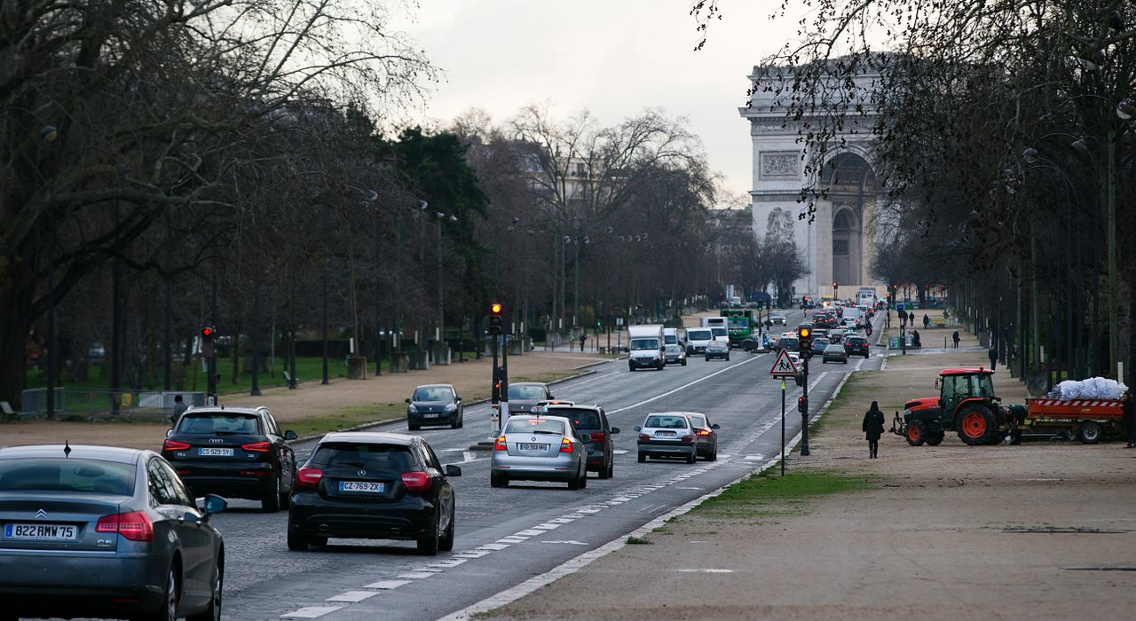avenue-foch-paris-0766a4-1@1x (1)