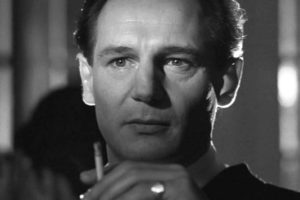 Liam Neeson interprète Oskar Schindler dans « La liste de Schindler », film sorti en 1993. (Crédit : capture d’écran)