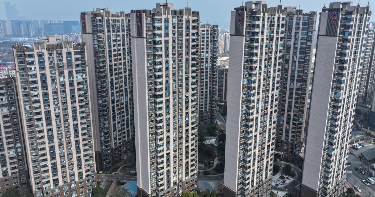 Faillite d'Evergrande : Le géant déchu de l'immobilier fait trembler l' économie chinoise - Challenges